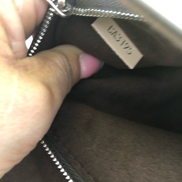 Louis Vuitton Cluny MM - Picture 11 of 16